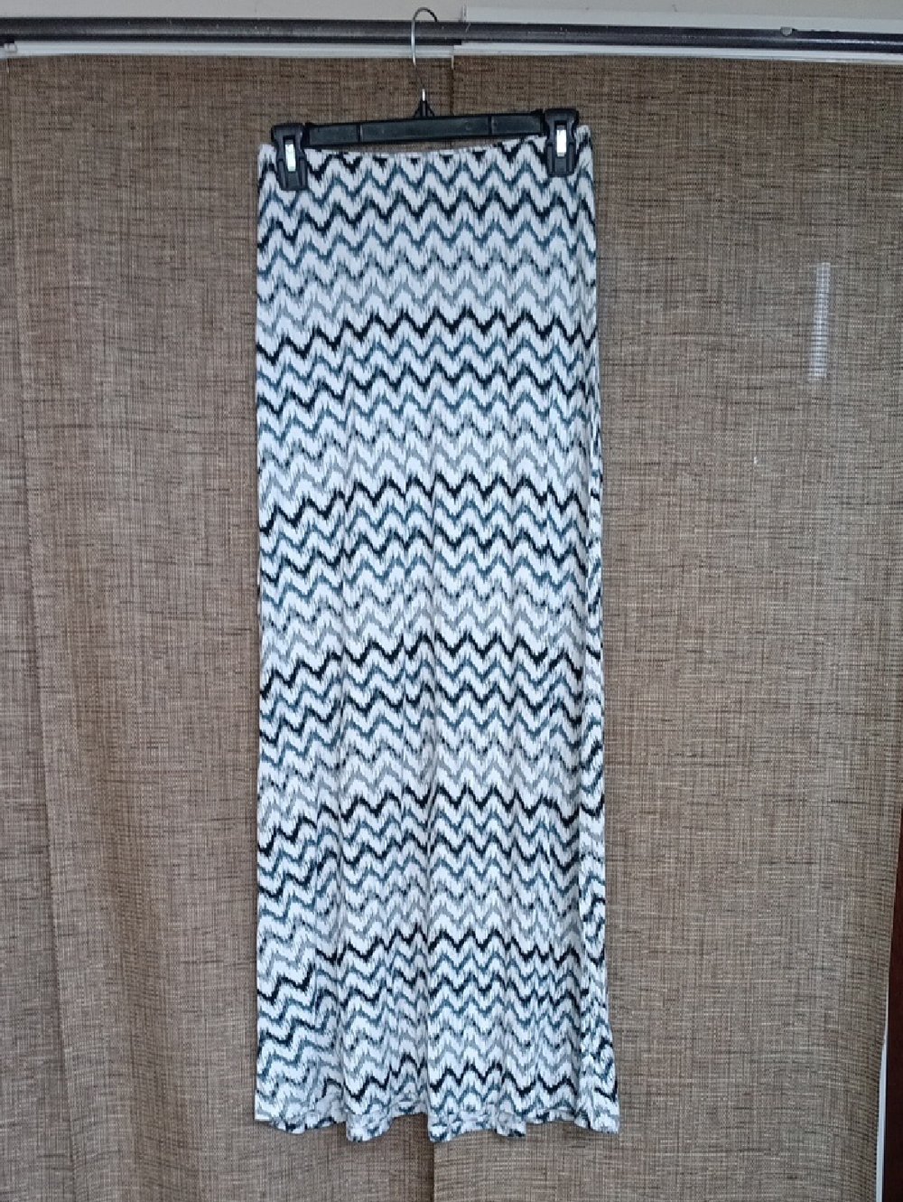 Loveappella Black & White Chevron Maxi Skirt